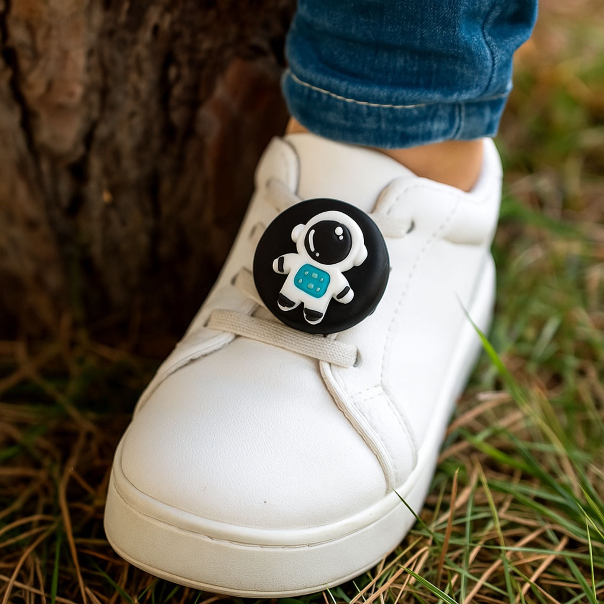 airtag shoes